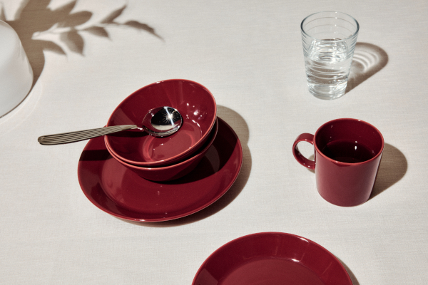 Classic Teema Dishes in Cherry Red
